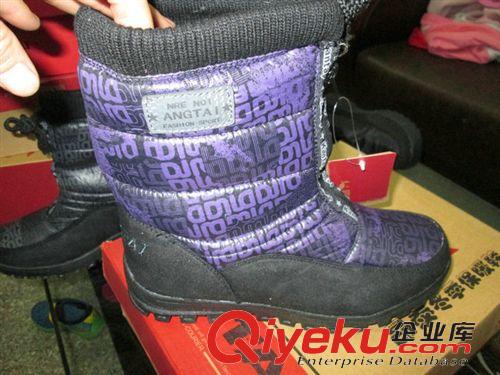 雪地靴 批发福建晋江昂泰女式中筒雪地棉库存鞋,款式新,颜色齐,价格便宜