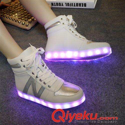 新款高帮鞋 新款高帮7彩发光鞋zp欧洲站LED荧光球鞋休闲板鞋USB充电灯光鞋