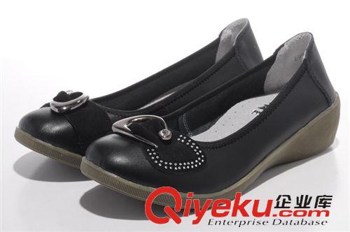 伟登 伟登新款时尚女单鞋 坡跟跳舞女休闲鞋 舒适防滑单鞋695