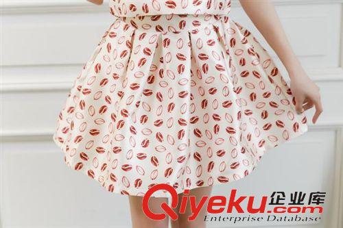 休闲套装 2015韩版红色嘴唇两件套装连衣裙女装无袖印花蓬蓬裙一件代发