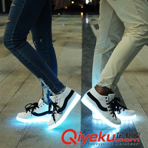 长期有货不断货 夜光鞋发光鞋荧光鞋LED情侣男女休闲板鞋USB充电灯光鞋代发供货
