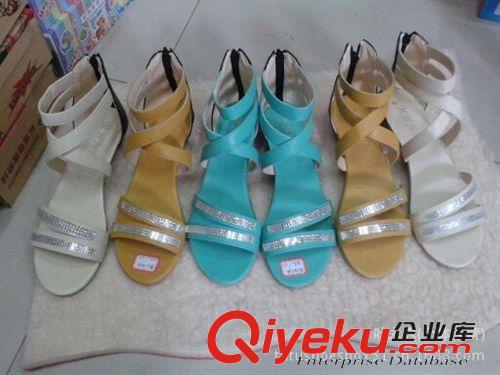 女士凉拖鞋 2013夏季新款韩版时尚女鞋低跟凉鞋子装饰镂空罗马凉鞋