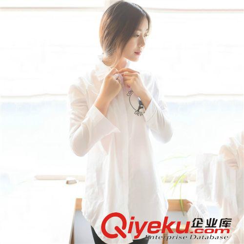 【女式衬衫】 2015新款女装白衬衫 韩国东大门潮款字母铁塔印花翻领中长款衬衫