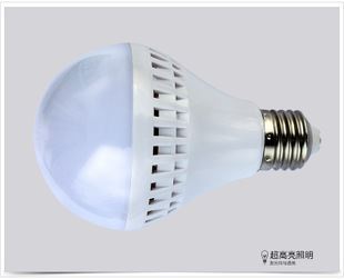 LED球泡灯 9W LED球泡灯E27 进口LED光源灯泡 进口透光罩LED灯