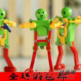 【2元店专区】 儿童地摊热卖玩具 上链跳舞扭屁股玩具 发条机器人 跳舞机器人