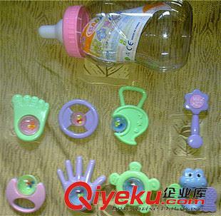 热销产品 小额批发奶瓶装摇铃组合婴儿摇铃8件装奶瓶装手铃玩具摇铃玩具