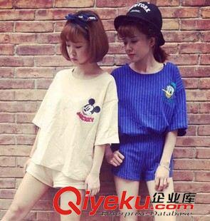 7月20 韩国夏装新款 米奇唐老鸭卡通学院竖条上衣+短裤两件套装